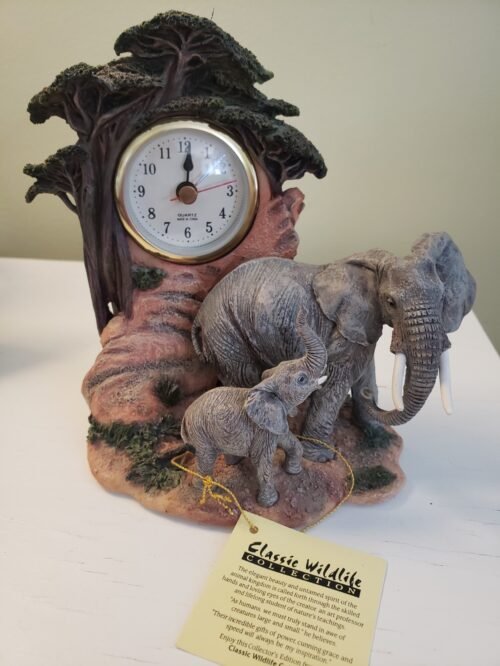 Classic Wildlife Collection Clock Elephants New with Tag