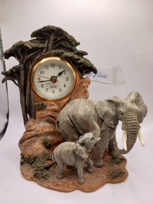 CLASSIC WILDLIFE COLLECTION MOTHER ELEPHANT W/ BABY DESK SHELF CLOCK WORKING