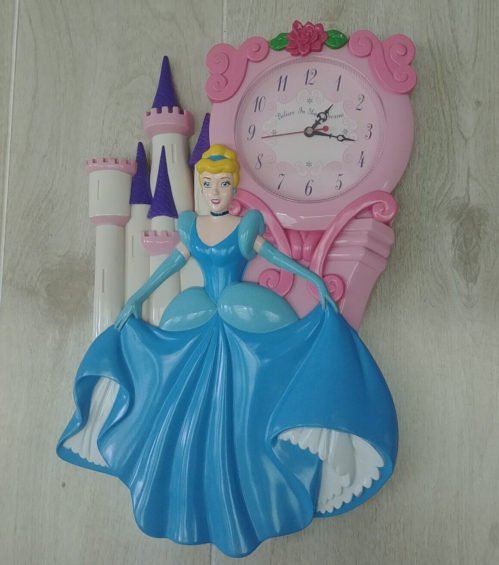 CLEARANCE Vintage Disney Cinderella Wall Clock Castle Believe In Your Dreams 14"