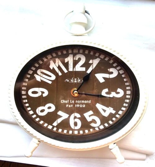 Clock-Chef Le Normand 9” x 8” Fst-1902 Rustic Oval-shaped Iron Desk 92205