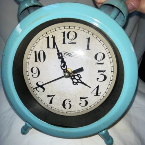 Clock Classic Vintage Retro Style metal glass Table Clock Turquoise AA battery