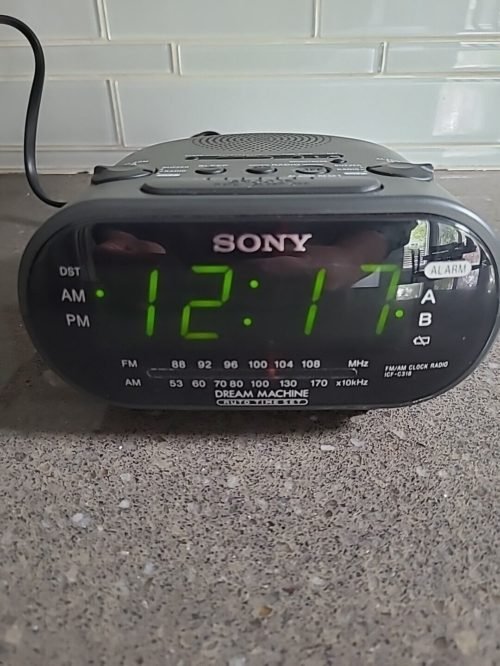 Clock Radio Retro Sony Dream Machine Dual Alarm Auto Time AM/FM Black ICF-C318
