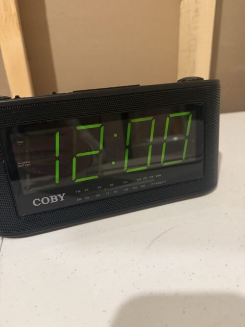 Coby AM FM Digital Alarm Clock Radio CR-A108 Large Numbers, Works Great