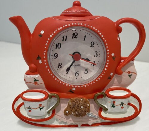 Cute Vintage Table Clock Resin Teapot Shape Battery Operated