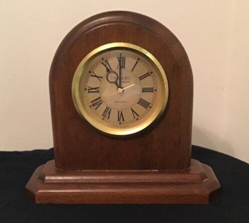 Danbury Clock Company Rosewood Desk Top Clock Quartz Battery Operated