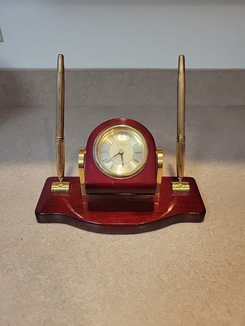 Danbury Desk Executive Rosewood Clock with two Pens. Works.