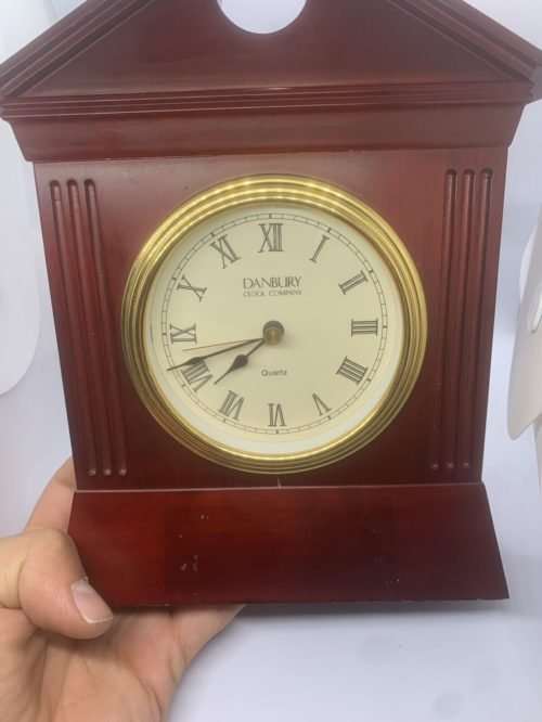Danbury Quartz Cherry Finish Mantle Clock Battery Operated Works Great 8"