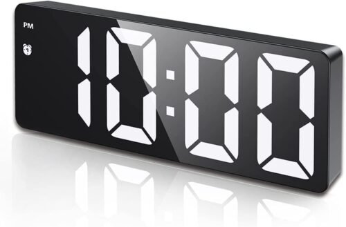 Digital Alarm Clock Battery Operated Self-Setting Digital or Desk