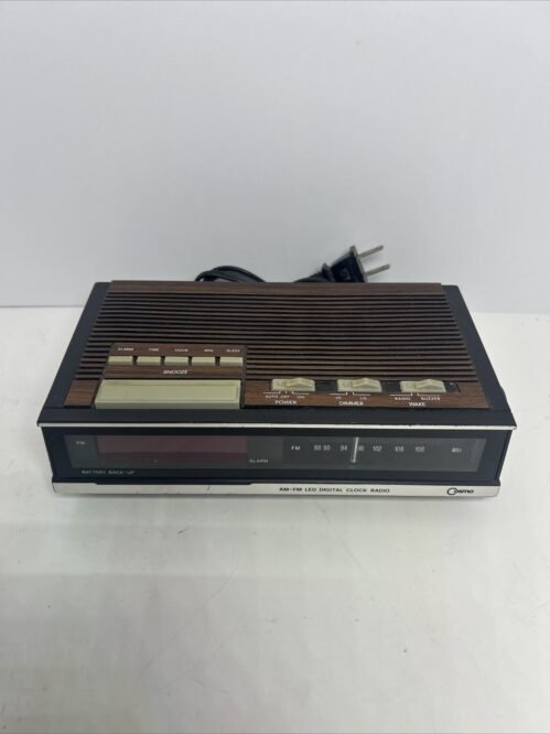 Digital Alarm Clock Radio Cosmo CR 2001A AM/FM Vintage Wood Grain Look