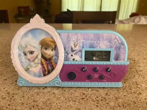 Disney Frozen Night Glow Let It Go Musical Light Up Alarm Clock Elsa Anna Olaf