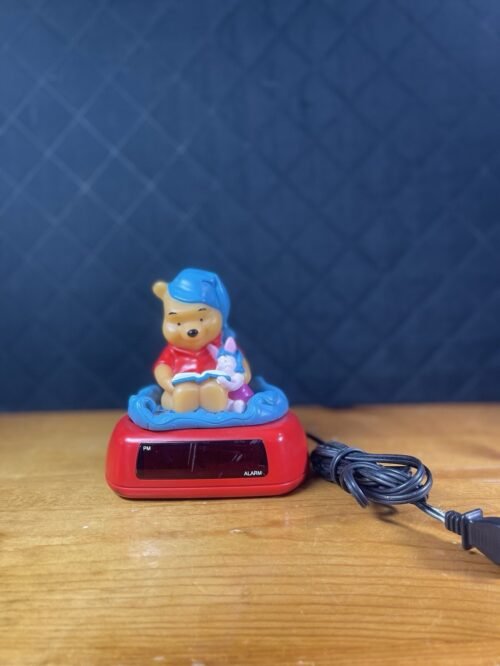 Disney Winnie the Pooh & Piglet Nightlight and Alarm Clock Digital Fantasma