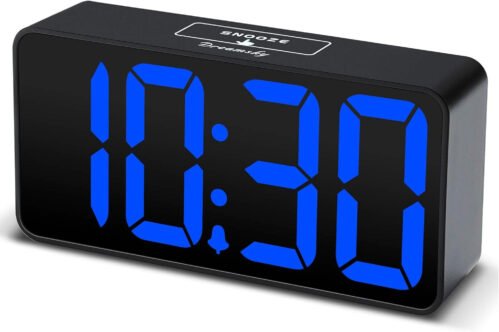 DreamSky Compact Digital Alarm Clock with USB Port for Charging 0-100%