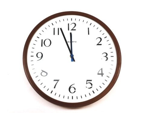 Edwards 12 Inch Quartz Wall Clock Brown 1887B NOS