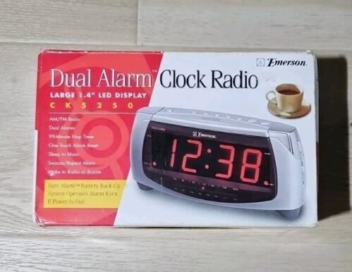Emerson CK5250 Dual Alarm Clock Radio AM/FM Large LED Display Bedroom Timer NEW