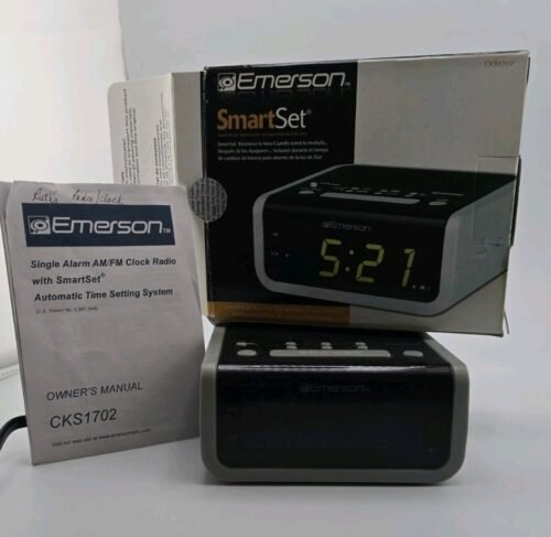 Emerson CKS1702 Smart Set Radio Alarm Clock - Grey & Black