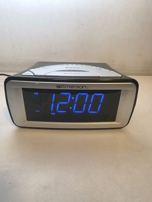 Emerson CKS9031 Smart Set Dual Alarm Clock AM/FM Radio Large BLUE LED Display