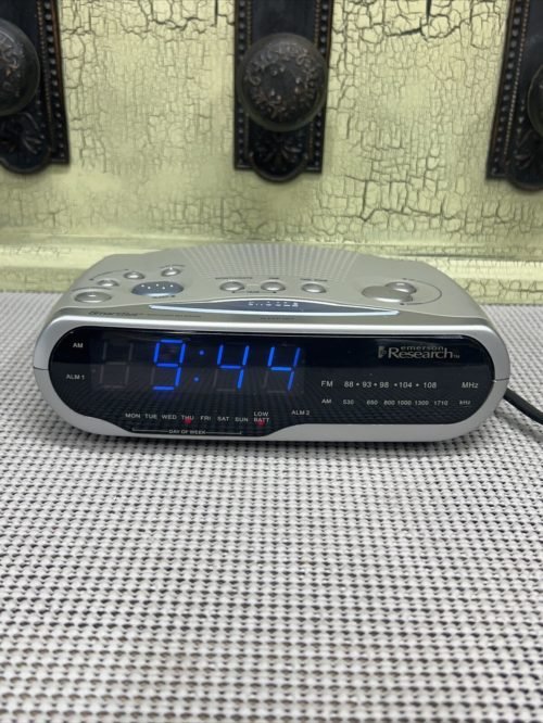 Emerson Clock Radio Research SmartSet AM/FM Dual Alarm CKS1850 Auto Clock Set
