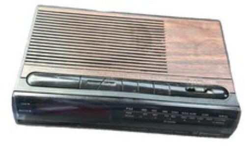 Emerson Digital Alarm Clock Radio Woodgrain RED5520 Vintage Tested Works Vintage