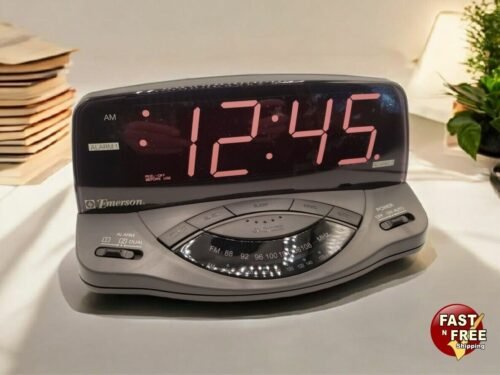 Emerson Large Display AM/FM Clock Radio With Dual Alarms Rare Model Number