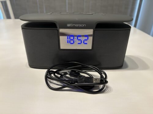 Emerson Portable Clock Radio Bluetooth Speaker with Charging Cable (TESTED)