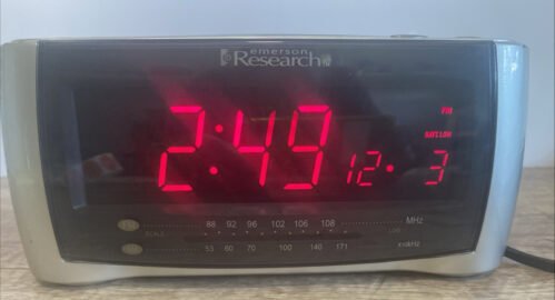 Emerson Research CKS 2288S SmartSet Dual Alarm Clock AM/FM Radio LED Display