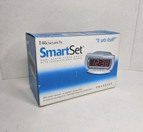 Emerson Research SmartSet Dual Alarm Clock Radio In Silver CKS2235