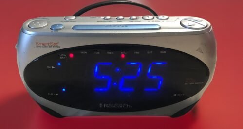 Emerson Research Smart Set Electric Clock Radio Dual Alarm CKS1862 Large Display