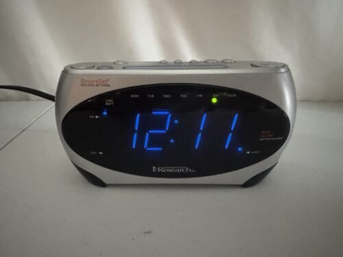 Emerson Research Smart Set Electric Clock Radio Dual Alarm CKS1862 Large Display