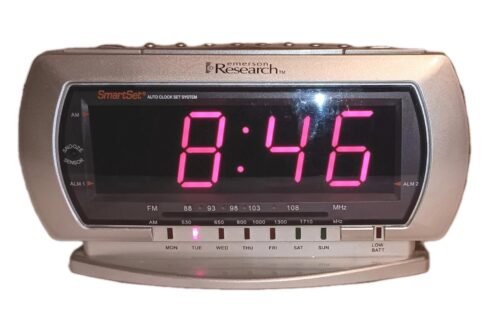 Emerson Research Smart Set FM/AM Radio Alarm Clock Tested Snooze Sensor CKS2235S