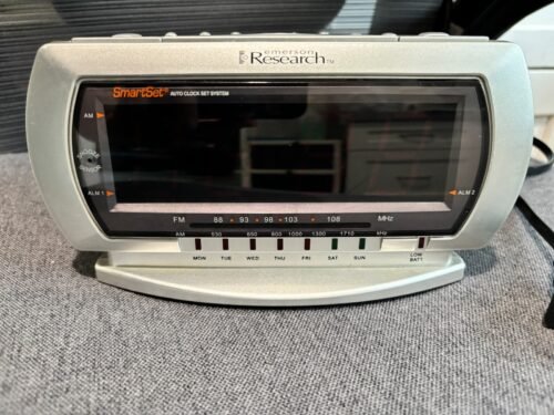 Emerson Research Smart Set FM/AM Radio Alarm Clock Tested Snooze Sensor CKS2235S