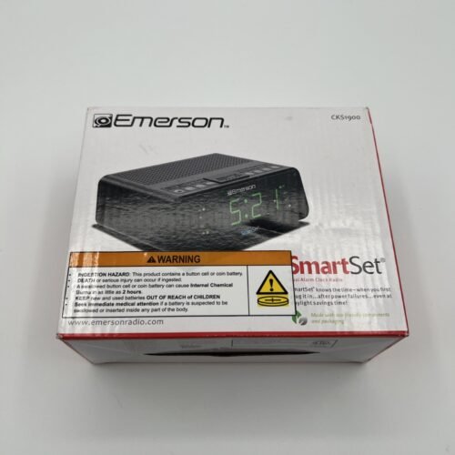 Emerson SmartSet Alarm Clock Radio with AM/FM Radio, Dimmer, Sleep Timer and .9