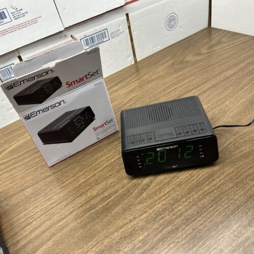 Emerson SmartSet Alarm Clock Radio with AM/FM Radio Dimmer Sleep Timer and .9...