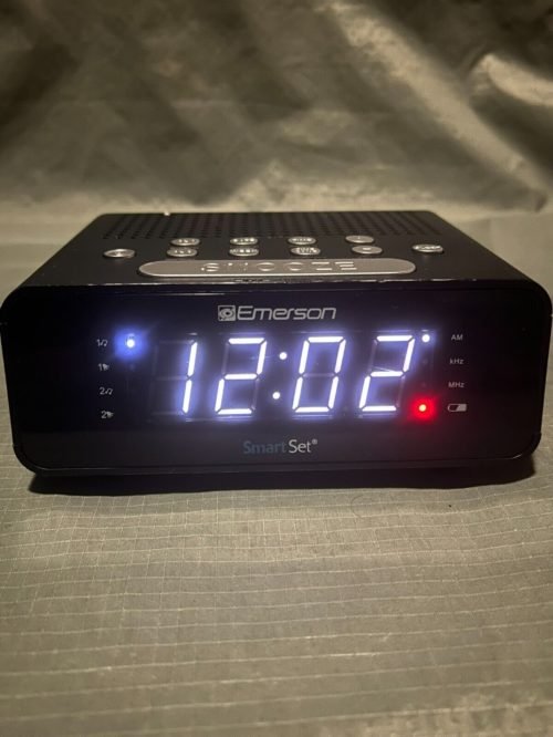 Emerson Smart Set Digital Alarm Clock Radio (Model-ER100101)