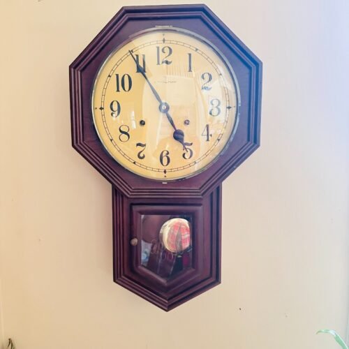 Exceptional Vintage Hamilton Wall Clock 31-Day Sriker Minium use W/Key Woking