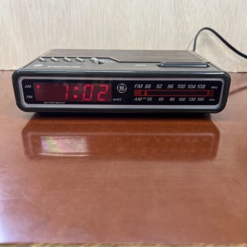 GE Digital Alarm Clock AM/FM Radio, Woodgrain, Vintage