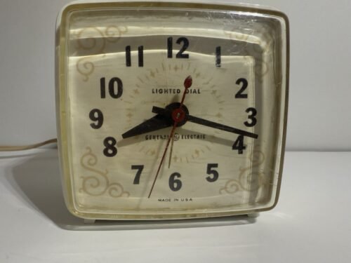 General Electric Alarm Clock White 7279K Retro Vintage GE Tested Works