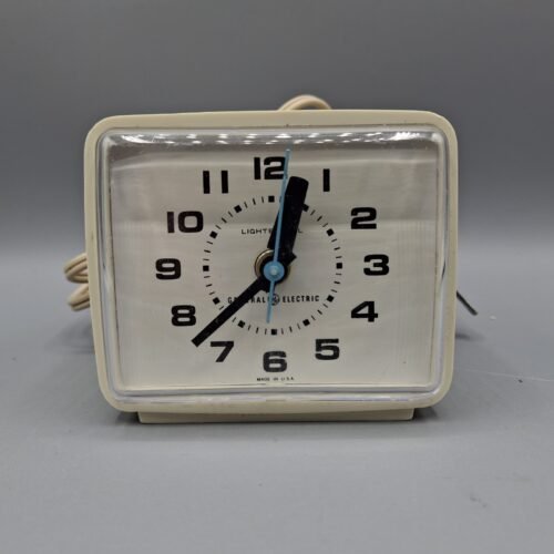 General Electric Ivory Plastic Alarm Clock 7373-4A, Vintage Tested/Works