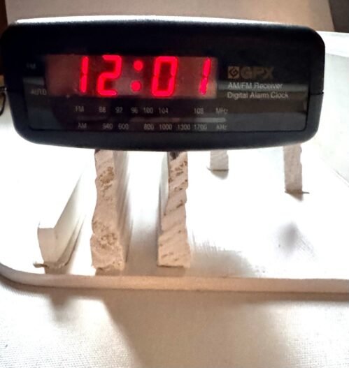 GPX AM/FM RECEIVER DIGITAL ALARM CLOCK- MODEL D509-works! See Pics