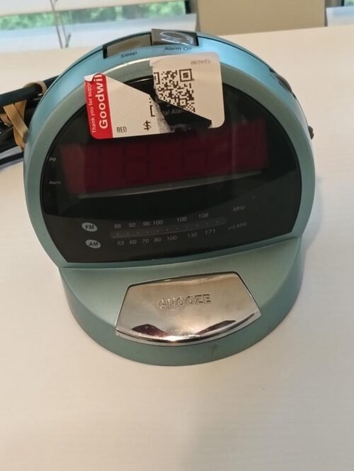 GPX D515 FM/AM Digital Alarm Clock Radio Large Red Numbers Great Sound Radio