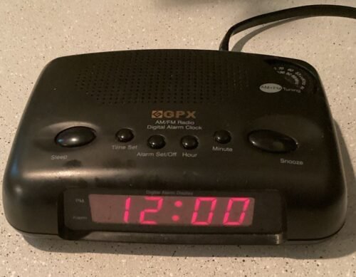 GPX Digital Alarm Clock AM/FM Radio D501D E161265, Tested Works