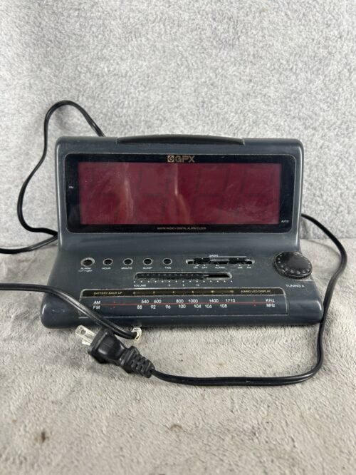 GPX MODEL D518 Digital Alarm Clock AM FM Radio