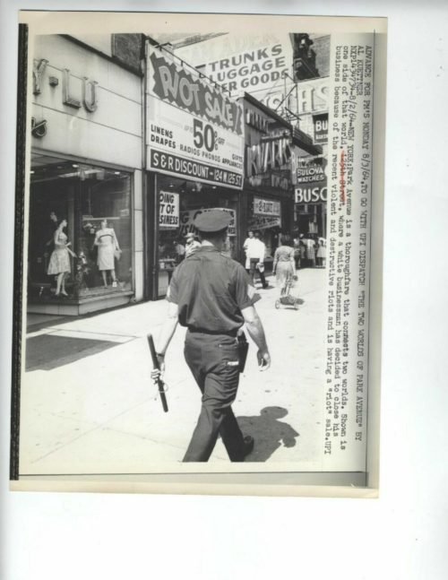 HARLEM RIOT 1964 PHOTO 125TH STREET NYC POLICE AFRICAN AMERICAN VINTAGE