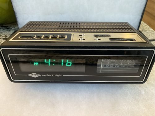 HEAVY DUTY VINTAGE KATSURA TABLE TOP FM/AM ALARM CLOCK RADIO MODEL NO. 203-3496