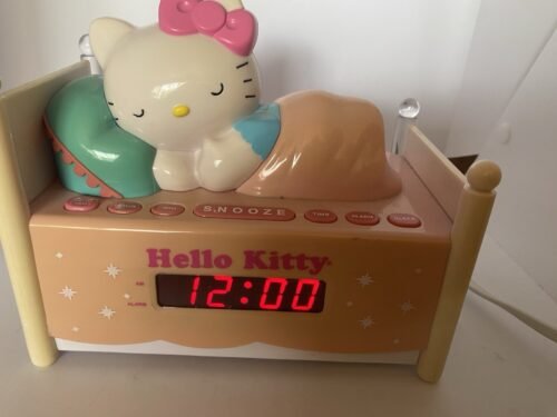 Hello Kitty - Sleeping Kitty Alarm Clock Radio with Night Light Sanrio Vintage