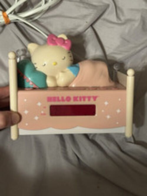 HELLO KITTY Sleeping Kitty ALARM Clock Radio NIGHTLIGHT KT2052 Tested WORKING