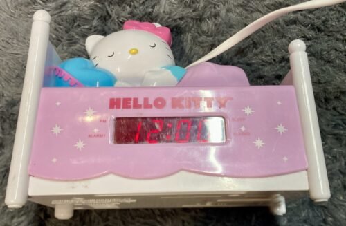 HELLO KITTY Sleeping Kitty Bed ALARM Digital Clock Radio NightLight Tested