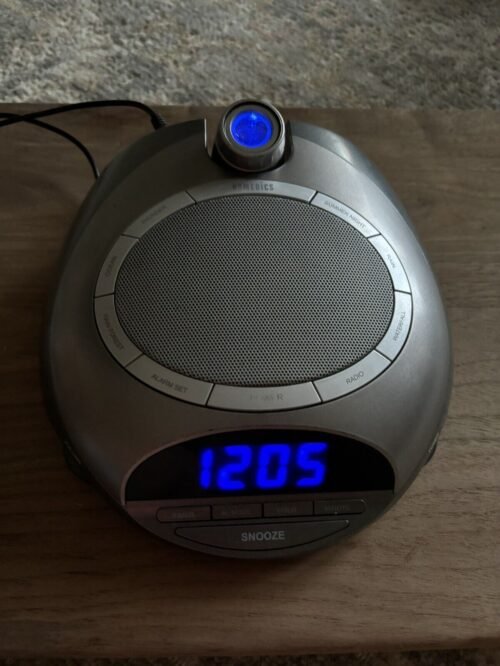 HoMedics SS-4500 SoundSpa Time Clock Radio AM/FM w/6 Nature Sounds W/Projector