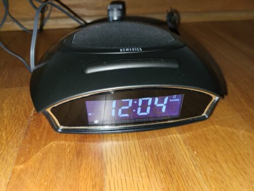 Homedics SS-4510B Soundspa Alarm Clock Radio Time Projector Sound Machine