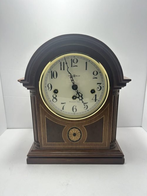 Howard Miller 613-180 Barrister Mantel Clock w / Key Westminster Chimes 2 Jewel