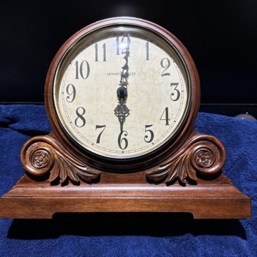 Howard Miller Desiree Chiming Quartz Mantel Clock Desk Table Clock Carved Wood 3